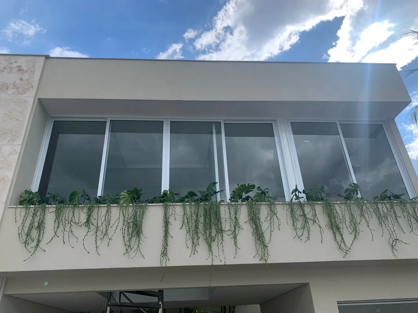 Fachada em alumínio e vidro executada pela Silencium — foto 1